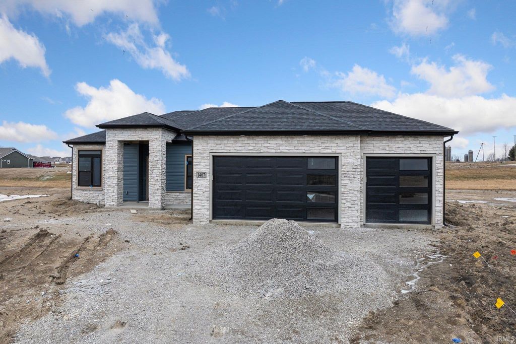 Photo of 1407 Tamalpais Drive, Fort Wayne, IN 46818 (MLS # 202602760)