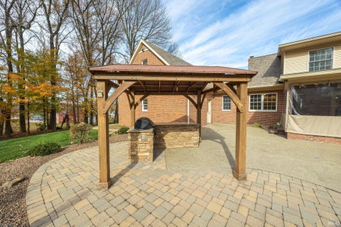 Tiny photo for 425 Schuetter Road, Jasper, IN 47546 (MLS # 202546009)