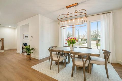 Tiny photo for 735 N Twyckenham Drive, South Bend, IN 46617 (MLS # 202548420)