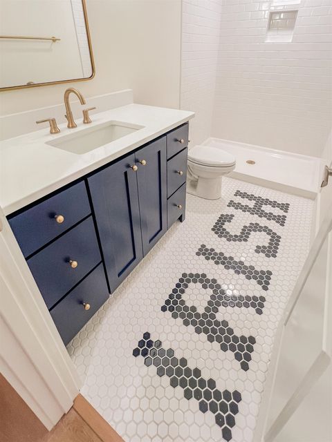 Tiny photo for 735 N Twyckenham Drive, South Bend, IN 46617 (MLS # 202548420)