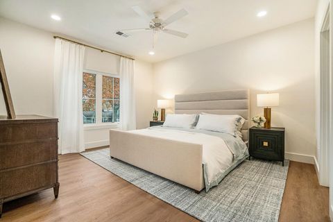 Tiny photo for 735 N Twyckenham Drive, South Bend, IN 46617 (MLS # 202548420)