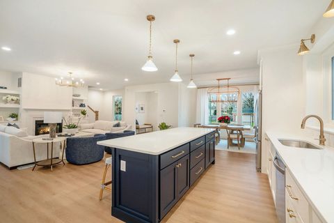 Tiny photo for 735 N Twyckenham Drive, South Bend, IN 46617 (MLS # 202548420)