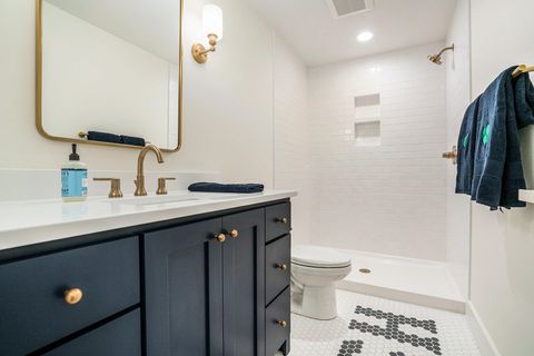 Tiny photo for 735 N Twyckenham Drive, South Bend, IN 46617 (MLS # 202548420)