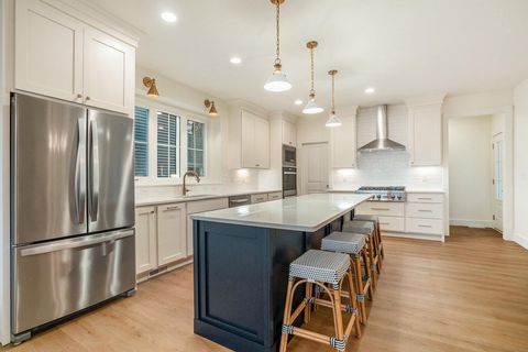 Tiny photo for 735 N Twyckenham Drive, South Bend, IN 46617 (MLS # 202548420)