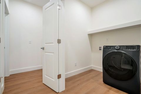 Tiny photo for 735 N Twyckenham Drive, South Bend, IN 46617 (MLS # 202548420)