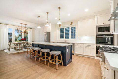 Tiny photo for 735 N Twyckenham Drive, South Bend, IN 46617 (MLS # 202548420)