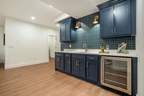 Tiny photo for 735 N Twyckenham Drive, South Bend, IN 46617 (MLS # 202548420)