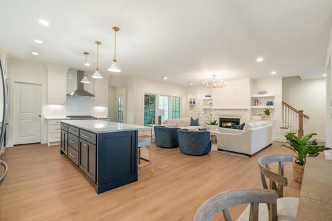 Tiny photo for 735 N Twyckenham Drive, South Bend, IN 46617 (MLS # 202548420)