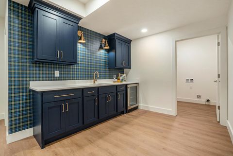 Tiny photo for 735 N Twyckenham Drive, South Bend, IN 46617 (MLS # 202548420)