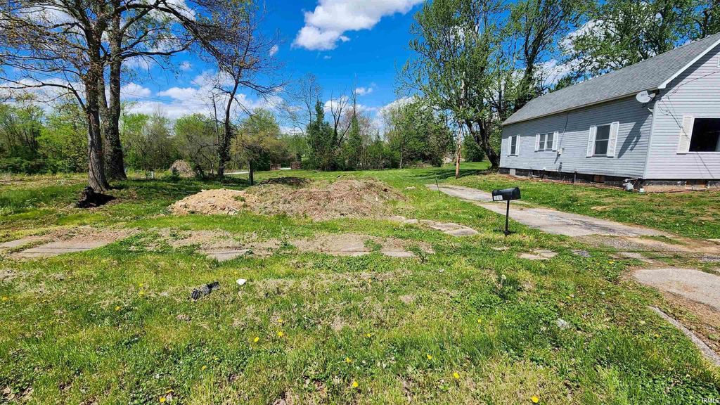 Photo of 570 W Johnson Street, Sullivan, IN 47882 (MLS # 202602537)