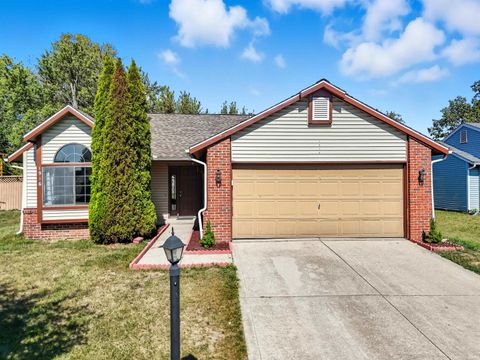 Photo of 1916 Versailles Village Place, Fort Wayne, IN 46808 (MLS # 202541116)