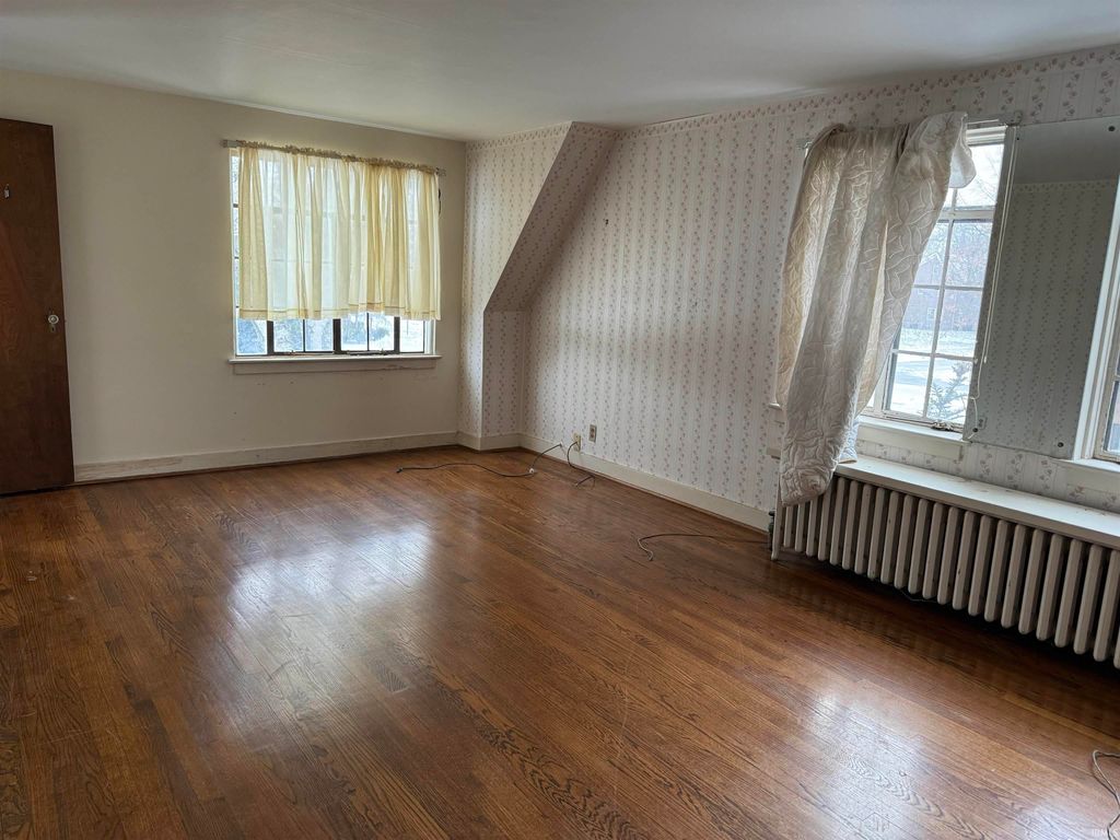 Photo of 2007 Cedar Street, South Bend, IN 46617 (MLS # 202549354)