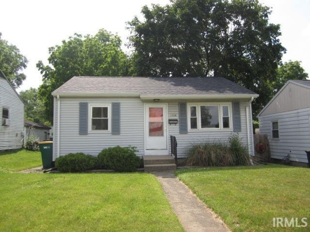 Photo of 1009 Geyer Avenue, Mishawaka, IN 46544 (MLS # 202622101)