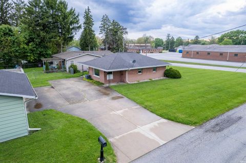 Tiny photo for 690 Esther Street, Huntington, IN 46750 (MLS # 202617542)