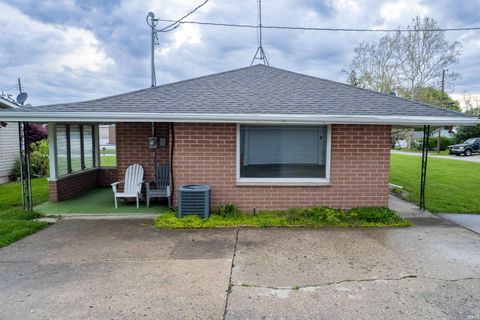 Tiny photo for 690 Esther Street, Huntington, IN 46750 (MLS # 202617542)