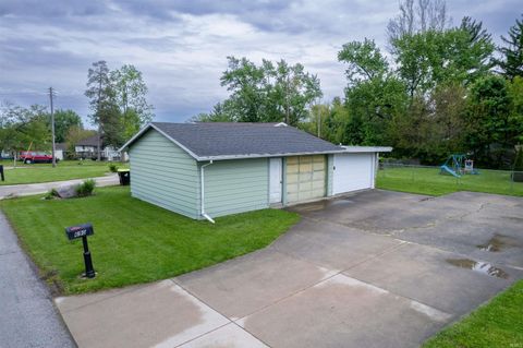Tiny photo for 690 Esther Street, Huntington, IN 46750 (MLS # 202617542)