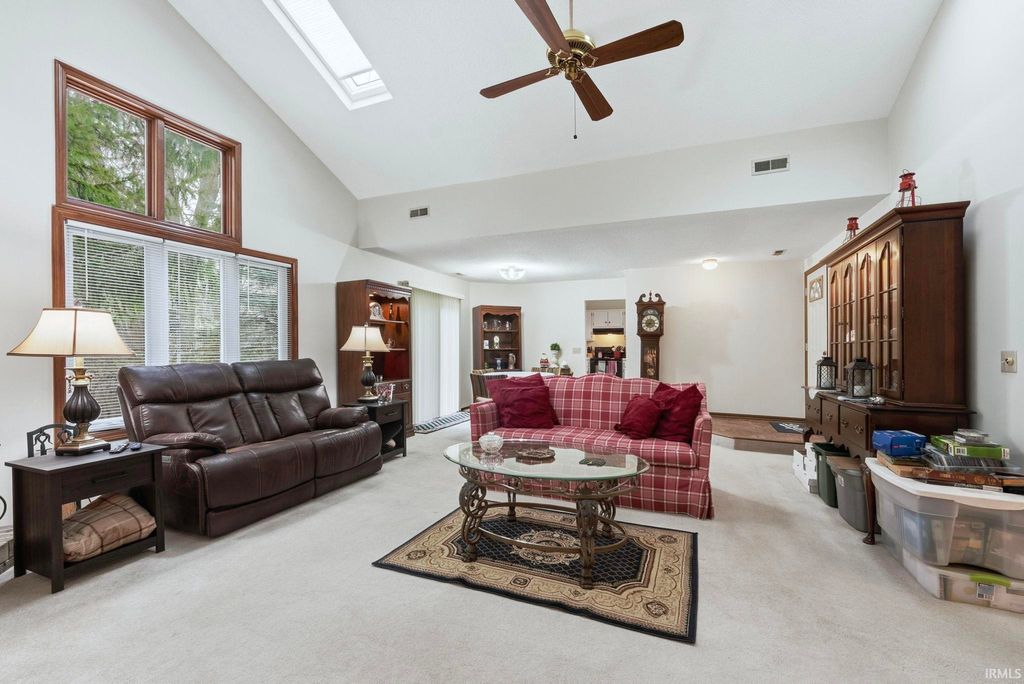 Photo of 7116 Thamesford Drive, Fort Wayne, IN 46835 (MLS # 202547513)