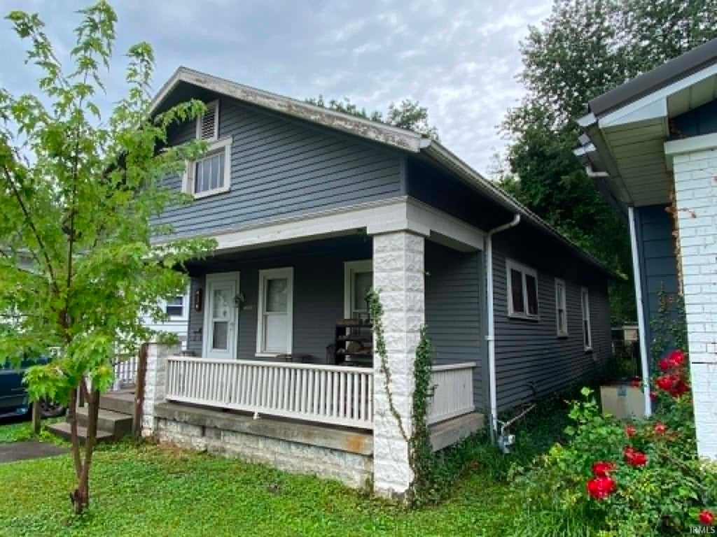 Photo of 1735 E Franklin Street, Evansville, IN 47711 (MLS # 202630351)