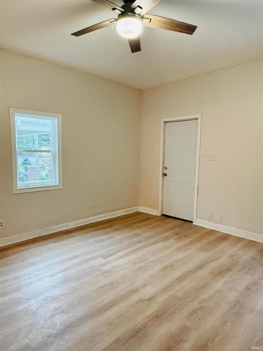 Photo of 615 N Third Avenue, Evansville, IN 47710 (MLS # 202642690)