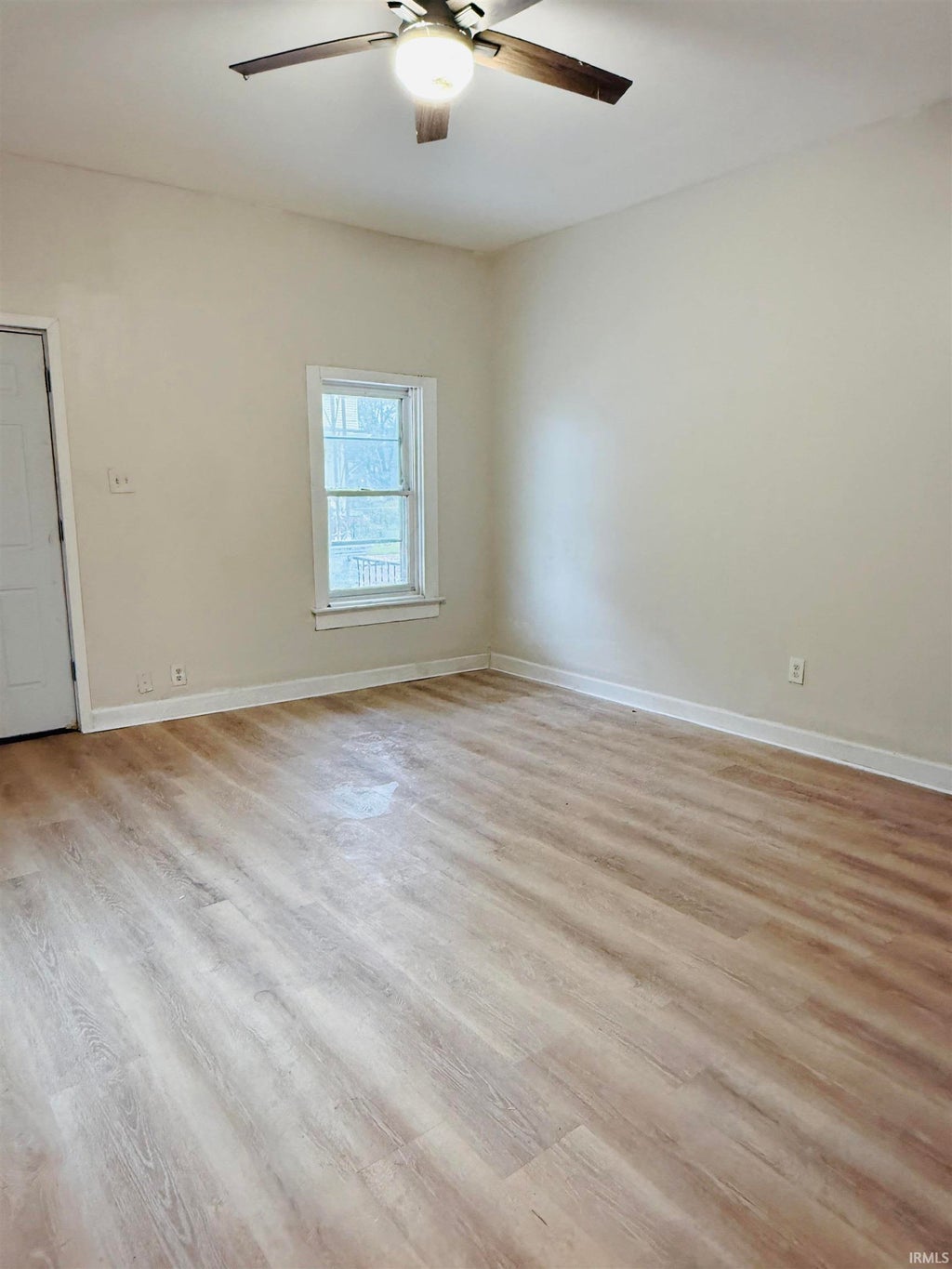 Photo of 615 N Third Avenue, Evansville, IN 47710 (MLS # 202642690)