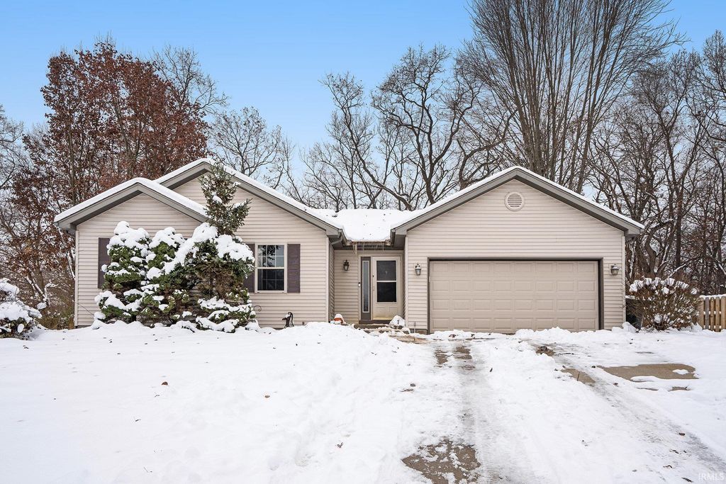 Photo of 10350 Rosewood Court, Osceola, IN 46561 (MLS # 202548524)