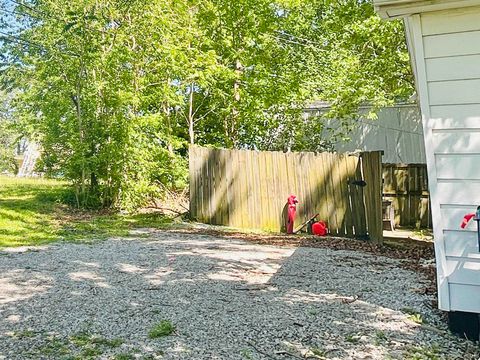 Tiny photo for 618 E Short Elm Street, Boonville, IN 47601 (MLS # 202618429)
