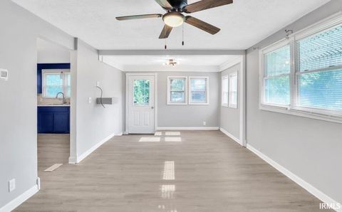 Tiny photo for 618 E Short Elm Street, Boonville, IN 47601 (MLS # 202618429)