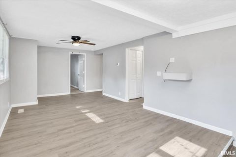 Tiny photo for 618 E Short Elm Street, Boonville, IN 47601 (MLS # 202618429)