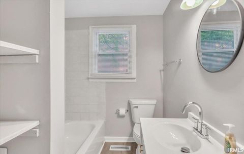 Tiny photo for 618 E Short Elm Street, Boonville, IN 47601 (MLS # 202618429)