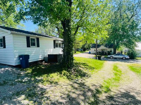Tiny photo for 618 E Short Elm Street, Boonville, IN 47601 (MLS # 202618429)