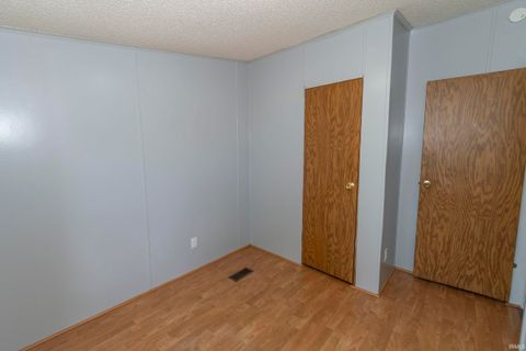 Tiny photo for 30343 Wolf Avenue, Elkhart, IN 46516 (MLS # 202624854)