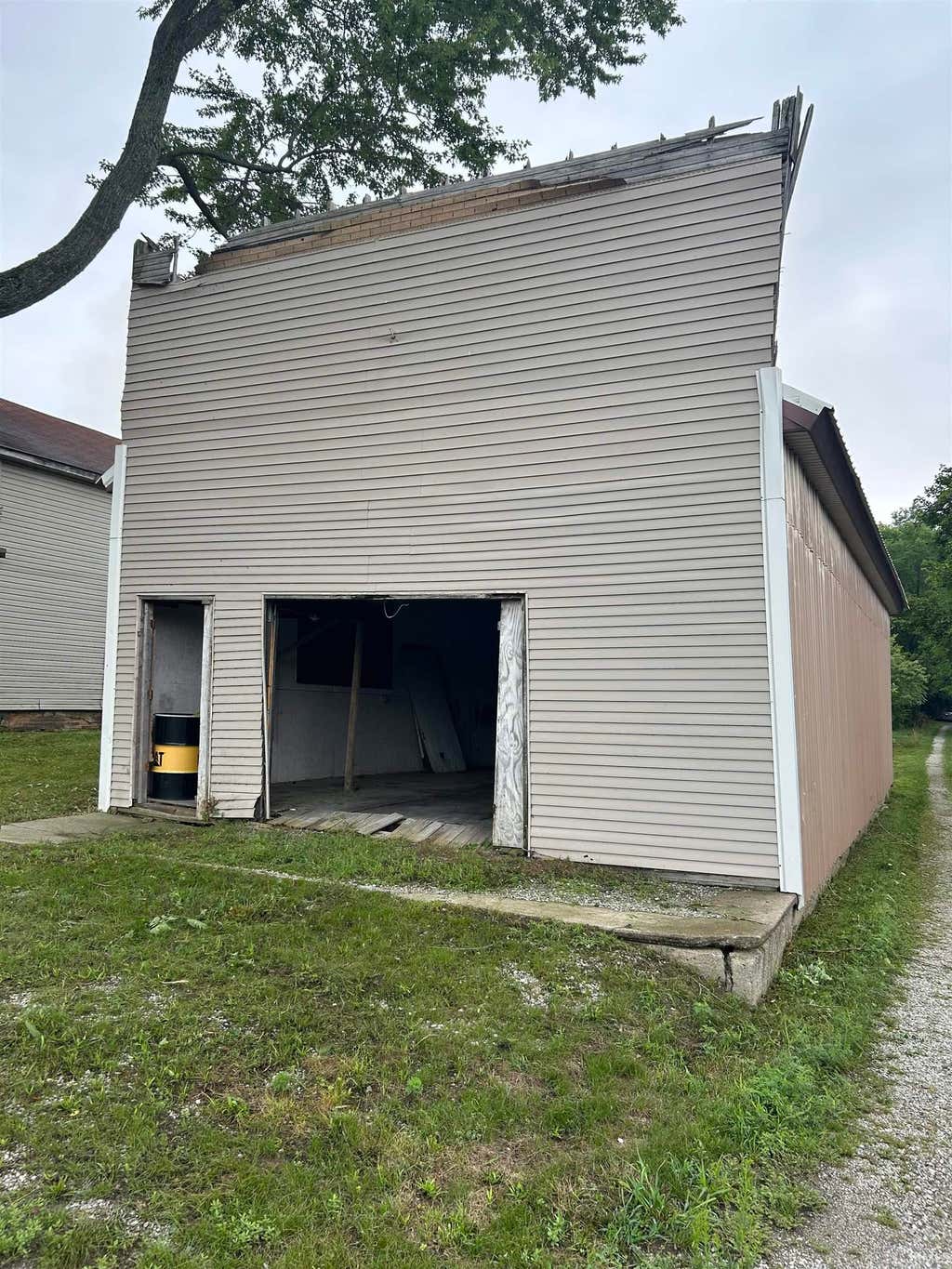 Photo of 2441 S Old State Road 3 Road, Laotto, IN 46763 (MLS # 202633422)