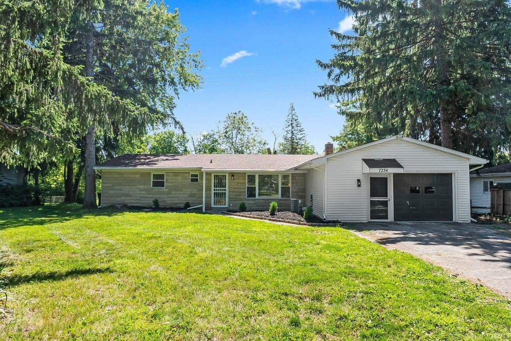 Photo of 7234 Riverton Drive, Fort Wayne, IN 46825 (MLS # 202621644)