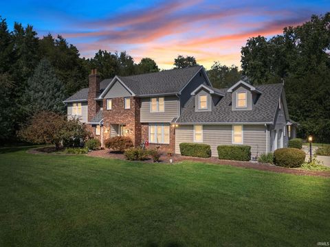 Photo of 2010 Deer Trail, Warsaw, IN 46580 (MLS # 202539005)