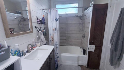 Tiny photo for 807 S Armstrong Street, Kokomo, IN 46901 (MLS # 202621461)