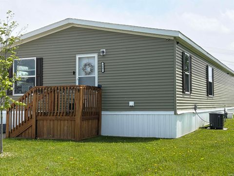 Photo of 3801 Porters Mill, Fort Wayne, IN 46818 (MLS # 202618665)