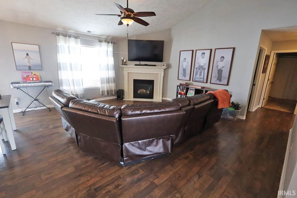 Photo of 1121 Breezeport Court, Henderson (KY), KY 42420 (MLS # 202610088)