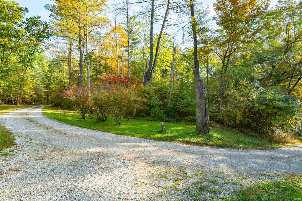 Photo of 113 Hickory Knob Road, Nashville, IN 47448 (MLS # 202642757)