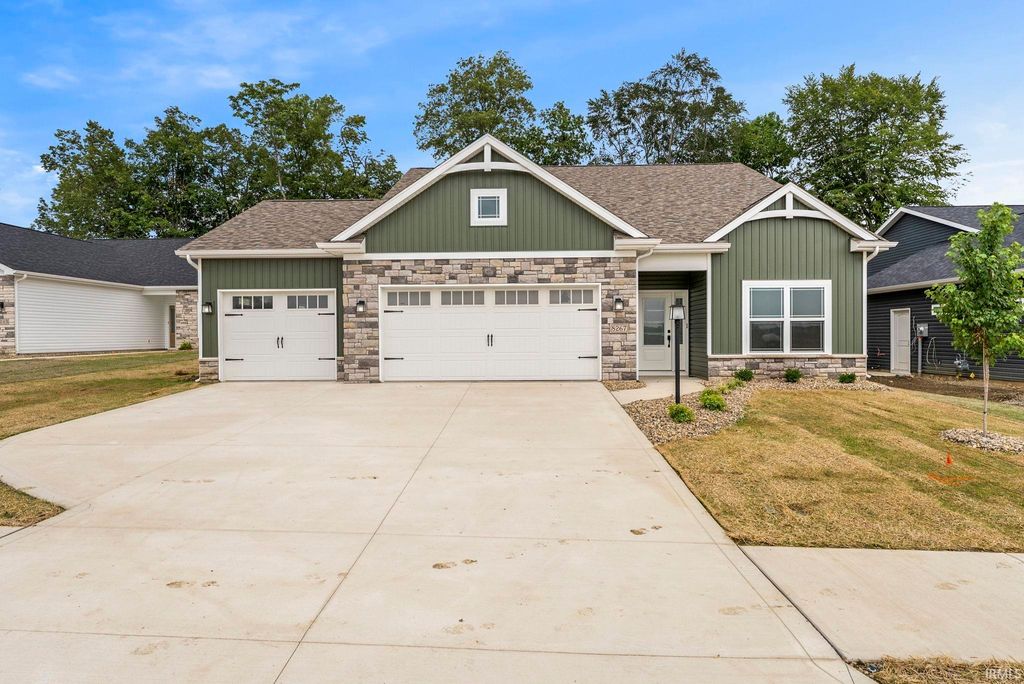 Photo of 8267 Caverango Boulevard, Fort Wayne, IN 46815 (MLS # 202536482)
