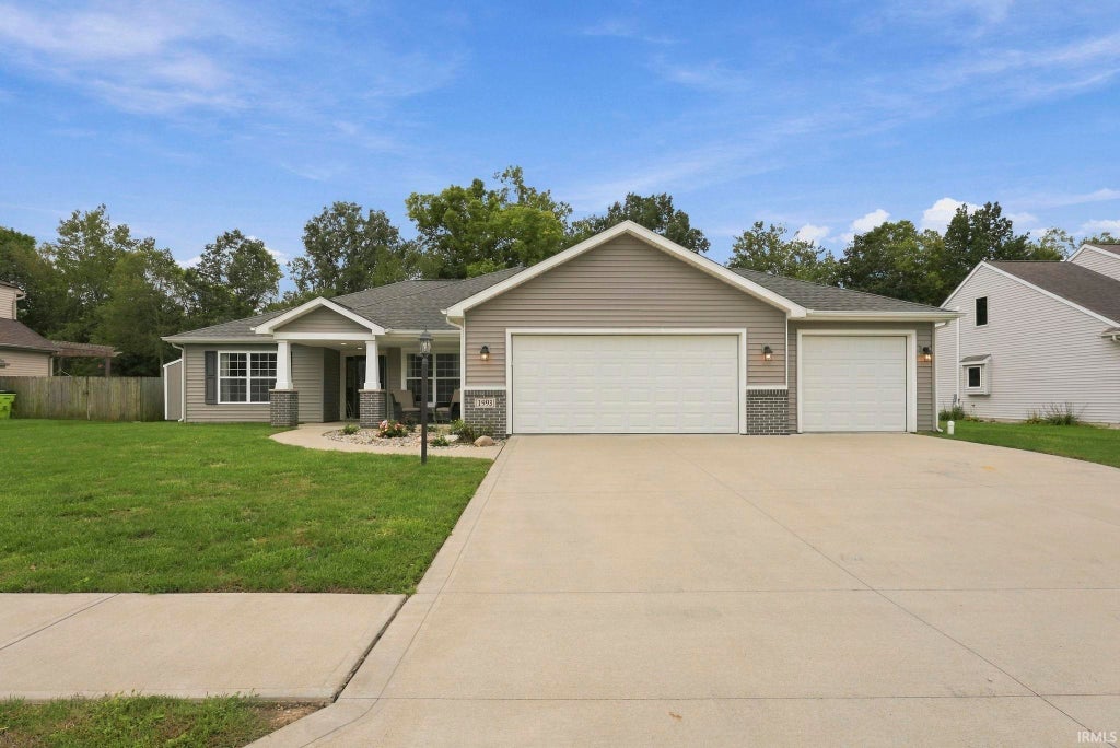 Photo of 1993 Miami Trail, Huntington, IN 46750 (MLS # 202639490)