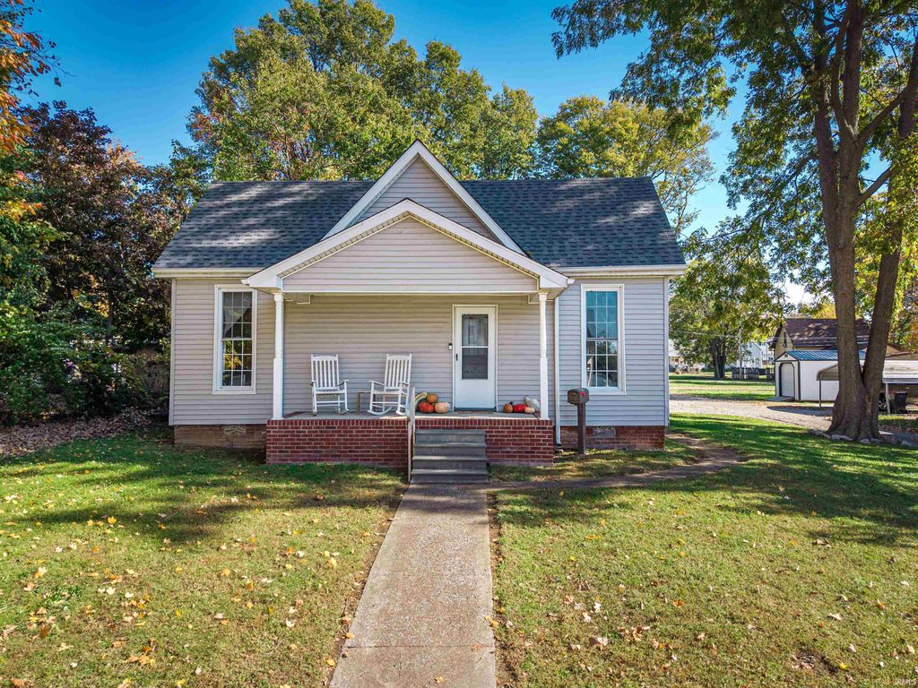 Photo of 722 College Avenue, Mount Vernon, IN 47620 (MLS # 202544936)