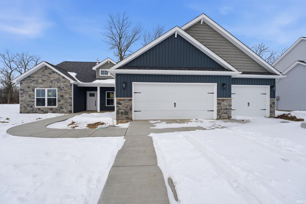 Photo of 902 S Hoke Avenue, Frankfort, IN 46041 (MLS # 202603422)