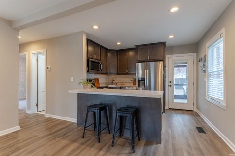 Tiny photo for 1708 Washington Avenue, Evansville, IN 47714 (MLS # 202545490)