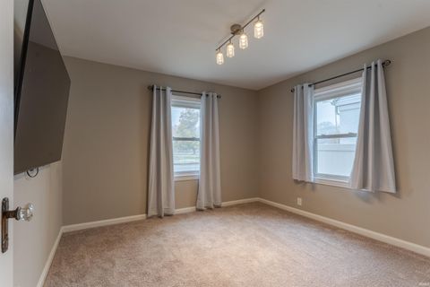 Tiny photo for 1708 Washington Avenue, Evansville, IN 47714 (MLS # 202545490)