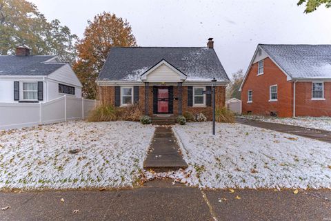 Photo of 1708 Washington Avenue, Evansville, IN 47714 (MLS # 202545490)