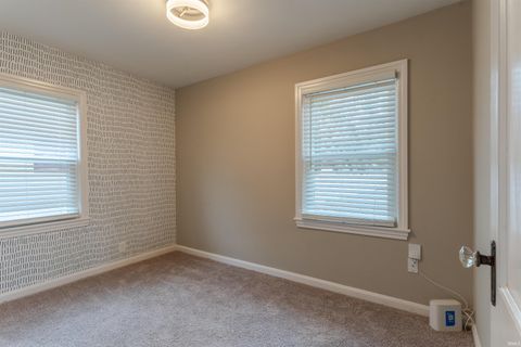 Tiny photo for 1708 Washington Avenue, Evansville, IN 47714 (MLS # 202545490)