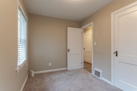 Tiny photo for 1708 Washington Avenue, Evansville, IN 47714 (MLS # 202545490)