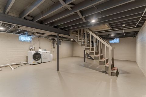 Tiny photo for 1708 Washington Avenue, Evansville, IN 47714 (MLS # 202545490)