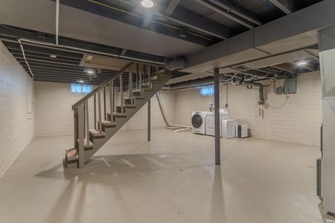 Tiny photo for 1708 Washington Avenue, Evansville, IN 47714 (MLS # 202545490)