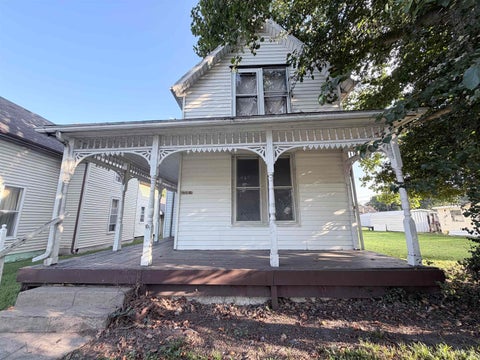 Photo of 908 W Fourth Street, Mount Vernon, IN 47620 (MLS # 202635619)